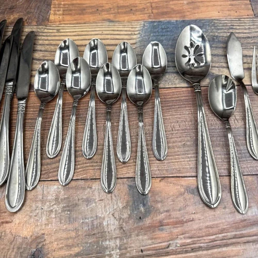 Vtg Oneida Memphis Daisy 17 Pcs Stainless Steel Flatware Set w Serving Pieces